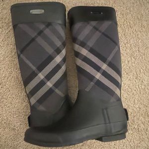 COPY - Burberry Charcoal House Check Rain Boots size 36 US 6